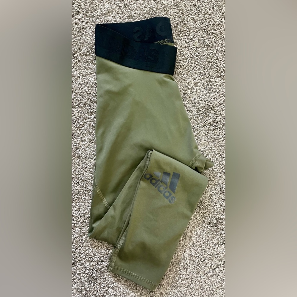adidas AlphaSkin ClimaCool Leggings in Army Green, Size S